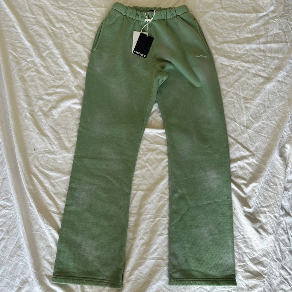 Madhappy Wide Leg Straight Sweatpants - Picture 2 of 7